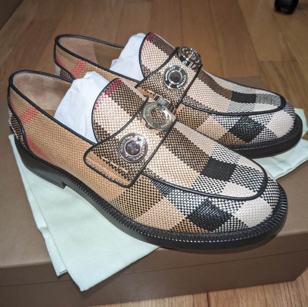 NEW BURBERRY BROADBROOK LOAFERS WITH STUDS - Picture 2 of 16